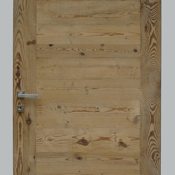 Porta in legno antico con due fasce
